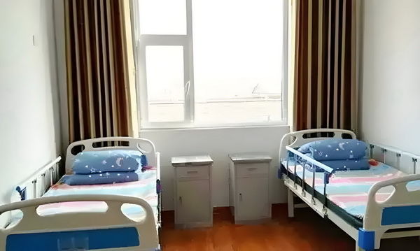 深户入户条件政策_变态男躲女神床下，尺度生猛的日本电影！ 目结语小数不是养老院的费用