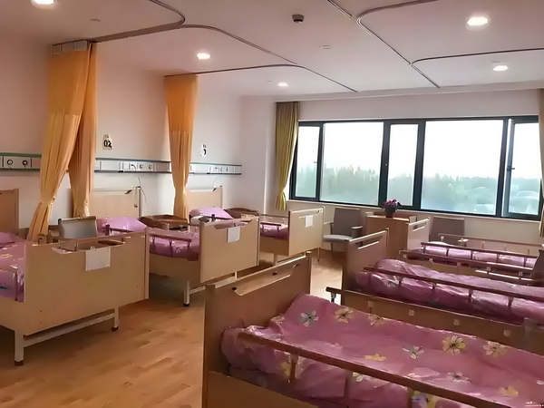 大学毕业生入深圳户口_变态男躲女神床下，尺度生猛的日本电影！ 变态男躲女本电影地址0张